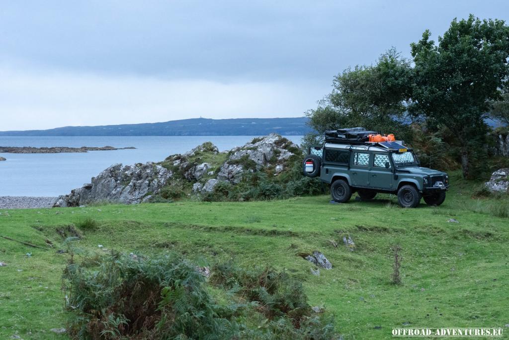 Unser Defender direckt am Meer auf der Isle of Skye